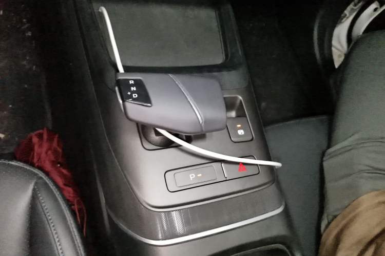 Used CHANGAN Eado 2024 1.5T GDI Automatic Prestige Edition Gear Lever