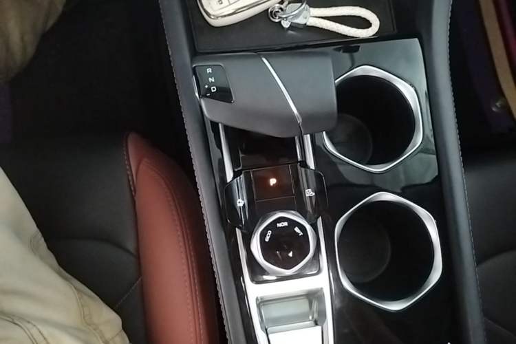 Used CHANGAN Eado 2024 PLUS Blue Whale NE 1.4T GDI DCT High-Energy Edition Gear Lever