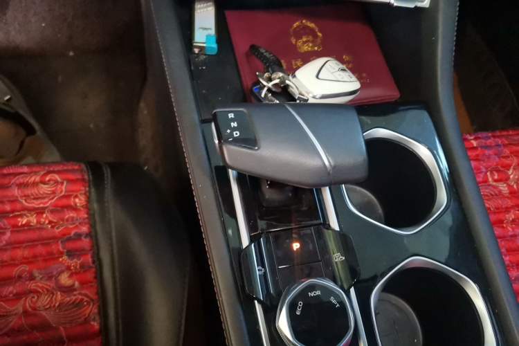 Used CHANGAN Eado 2024 PLUS Blue Whale NE 1.4T GDI DCT High-Energy Edition Gear Lever