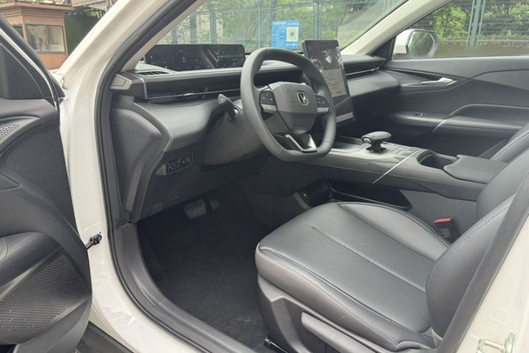 Used CHANGAN Eado 2024 1.5T GDI Automatic Prestige Edition Interior 1