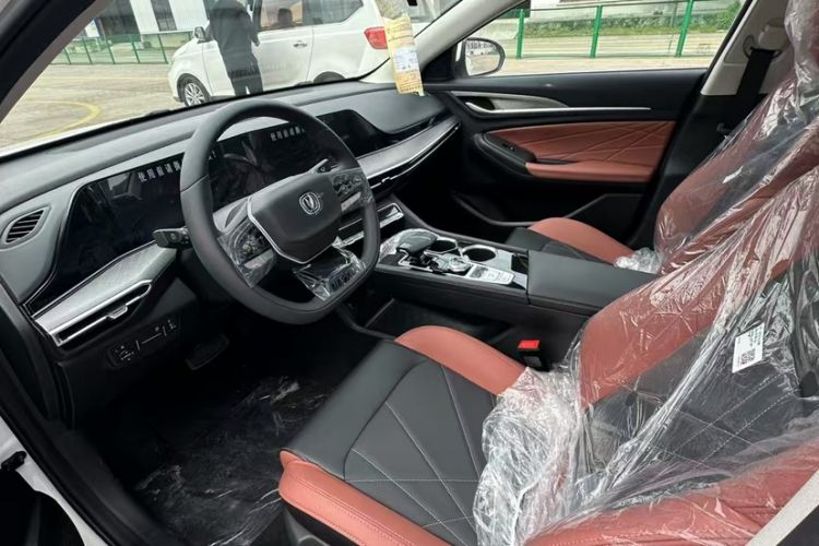 Used CHANGAN Eado 2024 PLUS Blue Whale NE 1.4T GDI DCT High-Energy Edition Interior 2