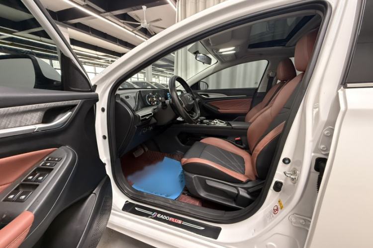 Used CHANGAN Eado 2024 PLUS Blue Whale NE 1.4T GDI DCT High-Energy Edition Interior 2
