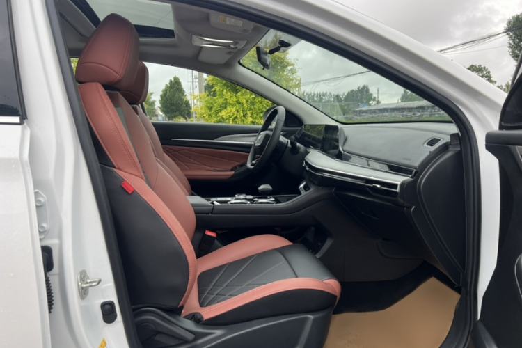 Used CHANGAN Eado 2024 PLUS Blue Whale NE 1.4T GDI DCT High-Energy Edition Interior 2