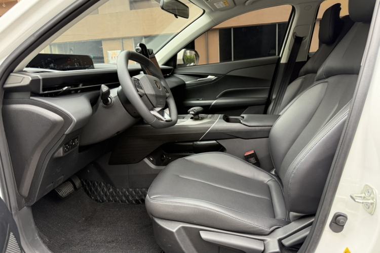 Used CHANGAN Eado 2024 1.5T GDI Automatic Prestige Edition Interior 3