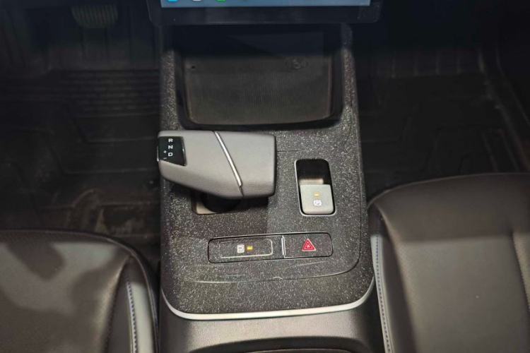 Used CHANGAN Eado 2024 1.5T GDI Automatic Prestige Edition Interior 4