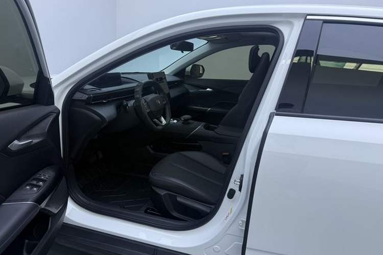 Used CHANGAN Eado 2024 1.5T GDI Automatic Prestige Edition Interior 4