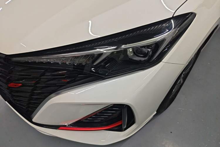 Used CHANGAN Eado 2024 PLUS Blue Whale NE 1.4T GDI DCT High-Energy Edition Left Front Headlight