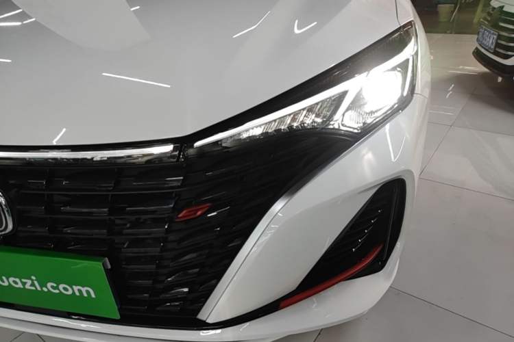 Used CHANGAN Eado 2024 PLUS Blue Whale NE 1.4T GDI DCT High-Energy Edition Left Front Headlight