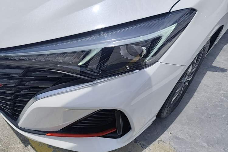 Used CHANGAN Eado 2024 PLUS Blue Whale NE 1.4T GDI DCT High-Energy Edition Left Front Headlight