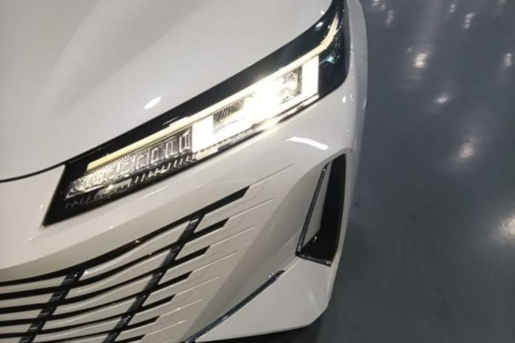 Used CHANGAN Eado 2024 1.5T GDI Automatic Prestige Edition Left Front Headlight