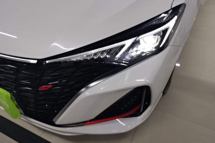 Used CHANGAN Eado 2024 PLUS Blue Whale NE 1.4T GDI DCT High-Energy Edition Left Front Headlight