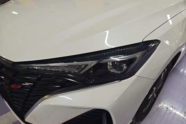 Used CHANGAN Eado 2024 PLUS Blue Whale NE 1.4T GDI DCT High-Energy Edition Left Front Headlight