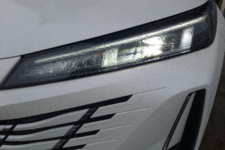 Used CHANGAN Eado 2024 1.5T GDI Automatic Flagship Edition Left Front Headlight