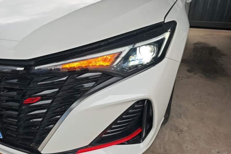 Used CHANGAN Eado 2024 PLUS Blue Whale NE 1.4T GDI DCT High-Energy Edition Left Front Headlight