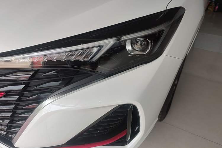 Used CHANGAN Eado 2024 PLUS Blue Whale NE 1.4T GDI DCT High-Energy Edition Left Front Headlight