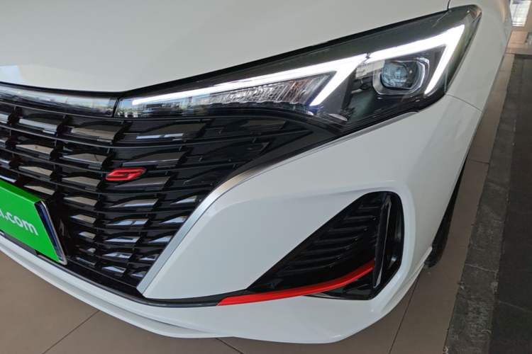 Used CHANGAN Eado 2024 PLUS Blue Whale NE 1.4T GDI DCT High-Energy Edition Left Front Headlight
