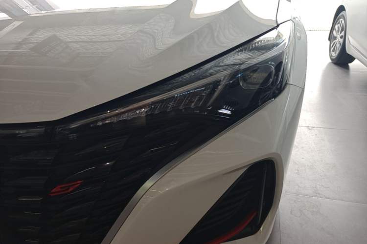 Used CHANGAN Eado 2024 PLUS Blue Whale NE 1.4T GDI DCT High-Energy Edition Left Front Headlight