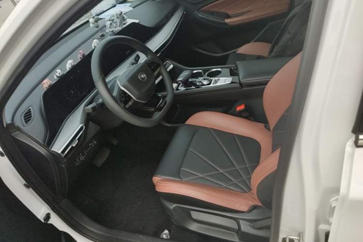 Used CHANGAN Eado 2024 PLUS Blue Whale NE 1.4T GDI DCT High-Energy Edition Left Front Seat