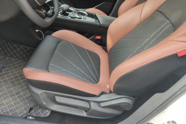 Used CHANGAN Eado 2024 PLUS Blue Whale NE 1.4T GDI DCT High-Energy Edition Left Front Seat