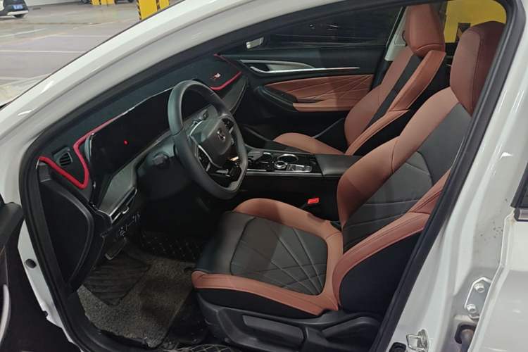 Used CHANGAN Eado 2024 PLUS Blue Whale NE 1.4T GDI DCT High-Energy Edition Left Front Seat