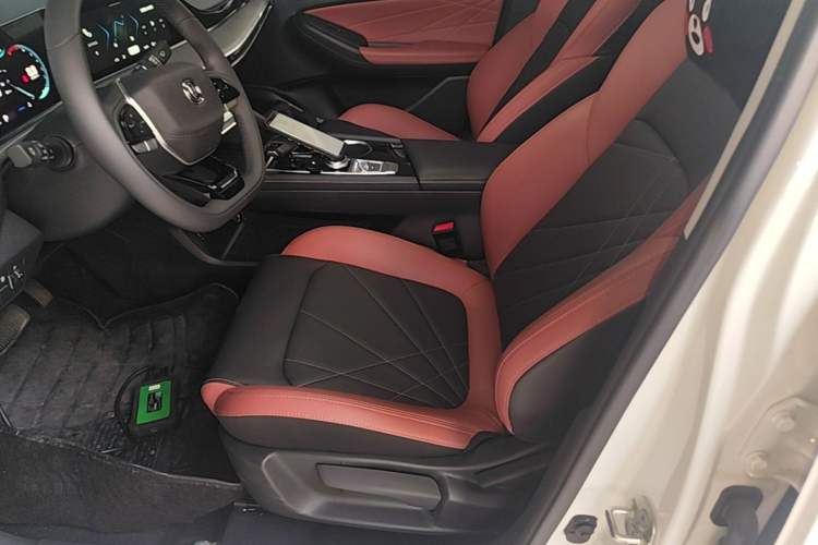 Used CHANGAN Eado 2024 PLUS Blue Whale NE 1.4T GDI DCT High-Energy Edition Left Front Seat