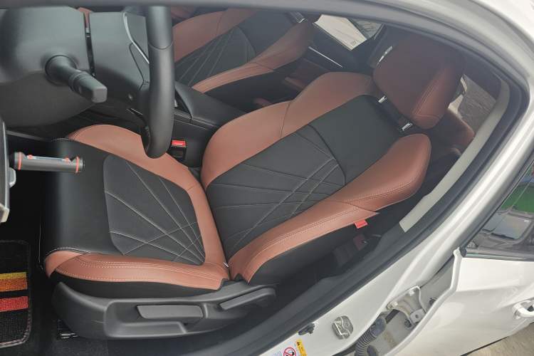 Used CHANGAN Eado 2024 PLUS Blue Whale NE 1.4T GDI DCT High-Energy Edition Left Front Seat