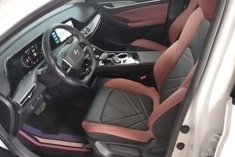 Used CHANGAN Eado 2024 PLUS Blue Whale NE 1.4T GDI DCT High-Energy Edition Left Front Seat