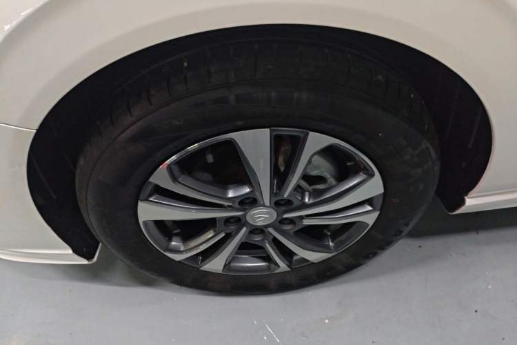 Used CHANGAN Eado 2024 PLUS Blue Whale NE 1.4T GDI DCT High-Energy Edition Left Front Wheel Hub