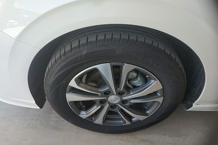 Used CHANGAN Eado 2024 PLUS Blue Whale NE 1.4T GDI DCT High-Energy Edition Left Front Wheel Hub