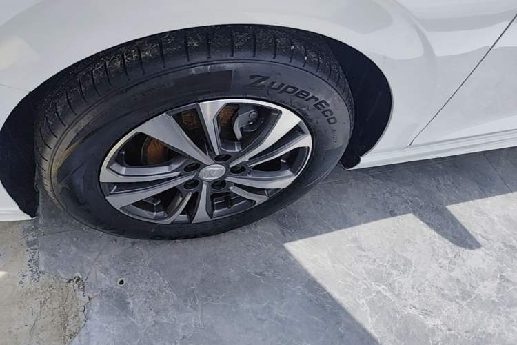 Used CHANGAN Eado 2024 PLUS Blue Whale NE 1.4T GDI DCT High-Energy Edition Left Front Wheel Hub