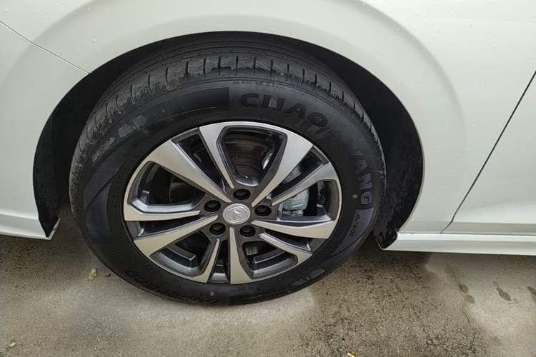 Used CHANGAN Eado 2024 PLUS Blue Whale NE 1.4T GDI DCT High-Energy Edition Left Front Wheel Hub