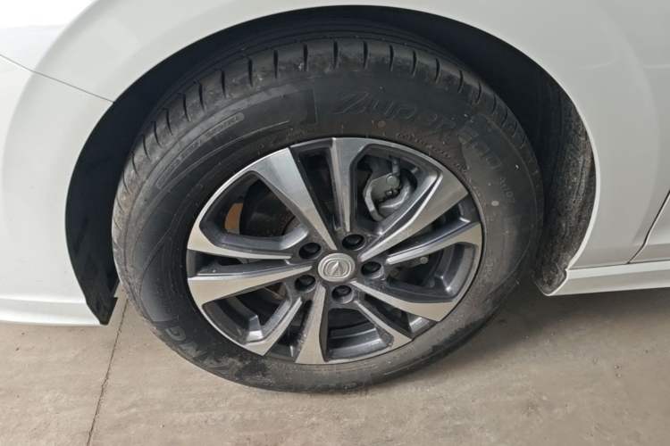 Used CHANGAN Eado 2024 PLUS Blue Whale NE 1.4T GDI DCT High-Energy Edition Left Front Wheel Hub