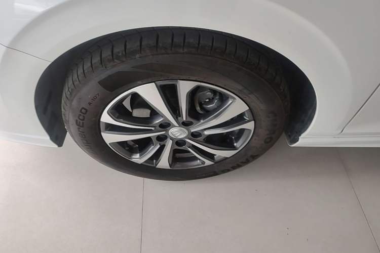 Used CHANGAN Eado 2024 PLUS Blue Whale NE 1.4T GDI DCT High-Energy Edition Left Front Wheel Hub