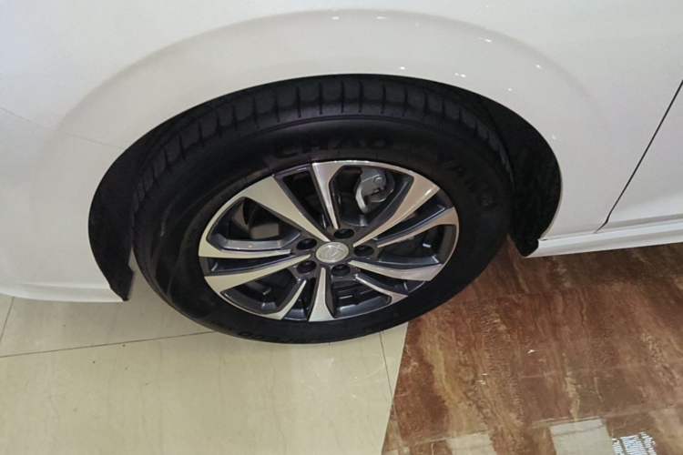 Used CHANGAN Eado 2024 PLUS Blue Whale NE 1.4T GDI DCT High-Energy Edition Left Front Wheel Hub