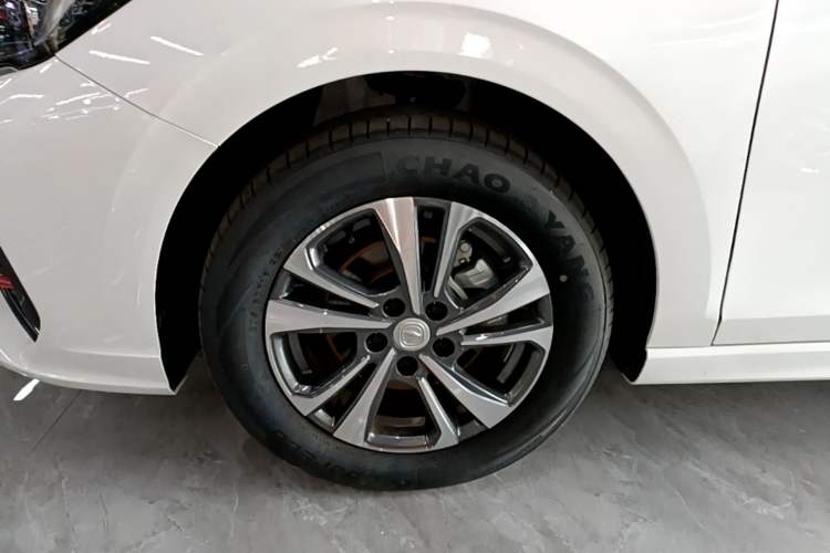 Used CHANGAN Eado 2024 PLUS Blue Whale NE 1.4T GDI DCT High-Energy Edition Left Front Wheel Hub