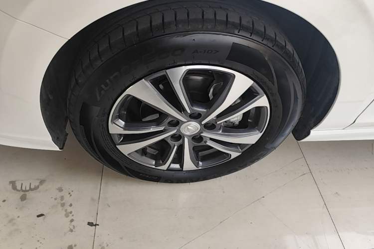 Used CHANGAN Eado 2024 PLUS Blue Whale NE 1.4T GDI DCT High-Energy Edition Left Front Wheel Hub