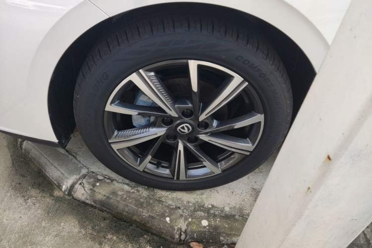 Used CHANGAN Eado 2024 1.5T GDI Automatic Prestige Edition Left Front Wheel Hub
