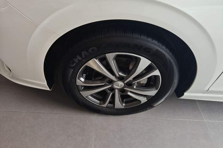 Used CHANGAN Eado 2024 PLUS Blue Whale NE 1.4T GDI DCT High-Energy Edition Left Front Wheel Hub