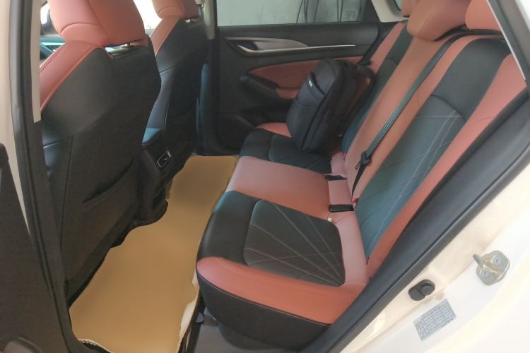 Used CHANGAN Eado 2024 PLUS Blue Whale NE 1.4T GDI DCT High-Energy Edition Left Rear Seat