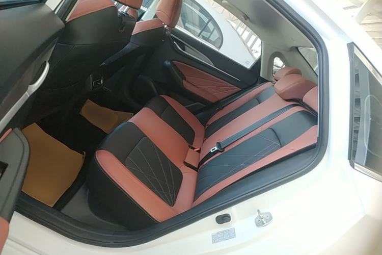 Used CHANGAN Eado 2024 PLUS Blue Whale NE 1.4T GDI DCT High-Energy Edition Left Rear Seat