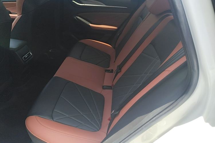 Used CHANGAN Eado 2024 PLUS Blue Whale NE 1.4T GDI DCT High-Energy Edition Left Rear Seat