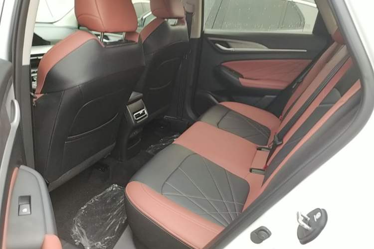 Used CHANGAN Eado 2024 PLUS Blue Whale NE 1.4T GDI DCT High-Energy Edition Left Rear Seat