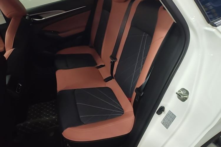 Used CHANGAN Eado 2024 PLUS Blue Whale NE 1.4T GDI DCT High-Energy Edition Left Rear Seat