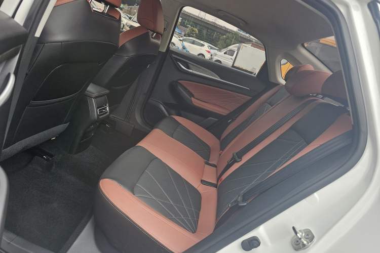Used CHANGAN Eado 2024 PLUS Blue Whale NE 1.4T GDI DCT High-Energy Edition Left Rear Seat