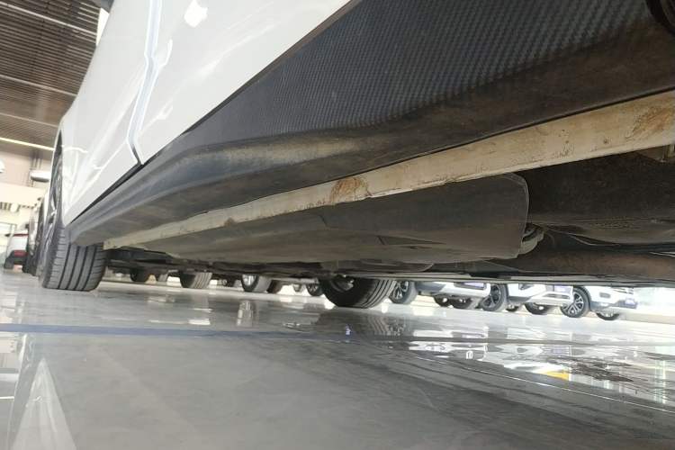 Used CHANGAN Eado 2024 1.5T GDI Automatic Prestige Edition Left Side Sill