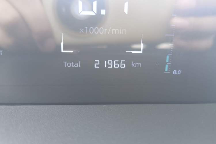 Used CHANGAN Eado 2024 1.5T GDI Automatic Prestige Edition Odometer Close Up