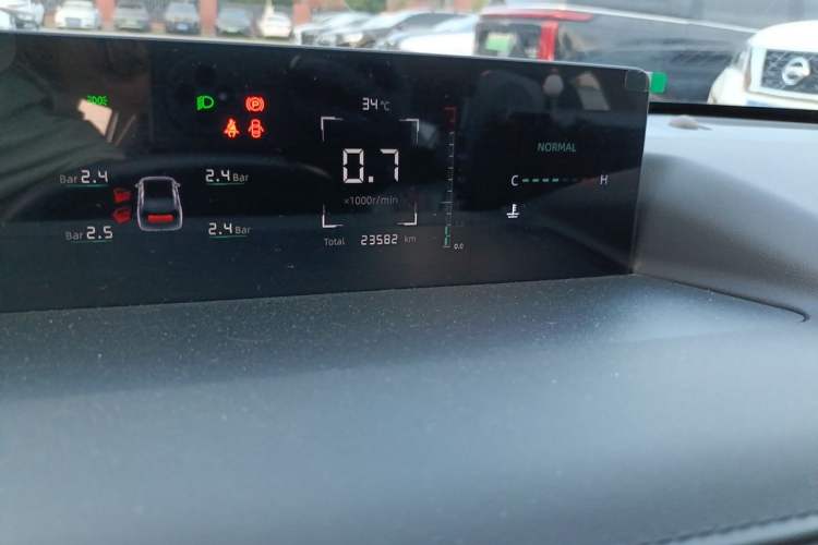 Used CHANGAN Eado 2024 1.5T GDI Automatic Prestige Edition Odometer Close Up
