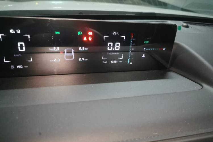 Used CHANGAN Eado 2024 1.5T GDI Automatic Prestige Edition Odometer Close Up