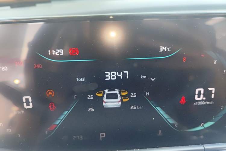 Used CHANGAN Eado 2024 PLUS Blue Whale NE 1.4T GDI DCT High-Energy Edition Odometer Close Up