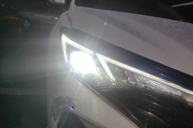 Used CHANGAN Eado 2024 PLUS Blue Whale NE 1.4T GDI DCT High-Energy Edition Right Front Headlight